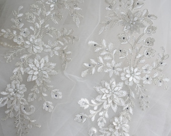 Off white Flower Appliqué, Metallic Silver Applique, Alencon Cord Lace Applique, Pair Mirrored Applique