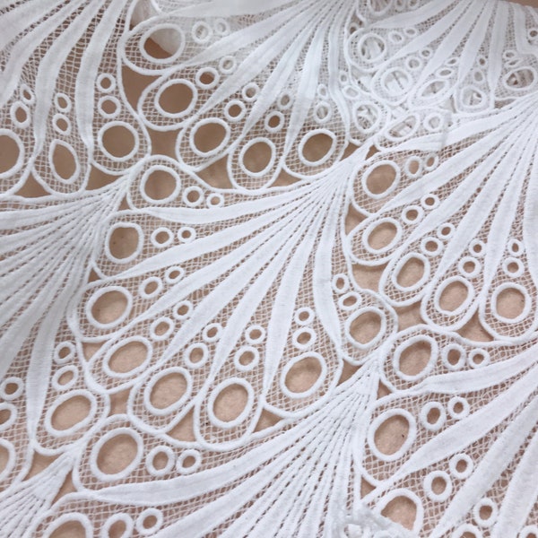 Retro Scallop Hollowed Lace Fabric, Off white Venice Guipure Fabric, Circle Embroidered Lace Fabric