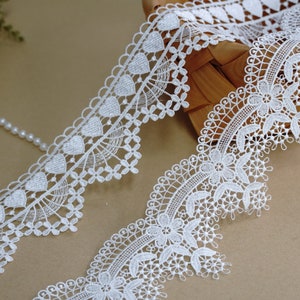 White Venice Flower Scalloped Lace Trim for Bridal necklace, Lace choker, Wedding Gown Decor Supplies