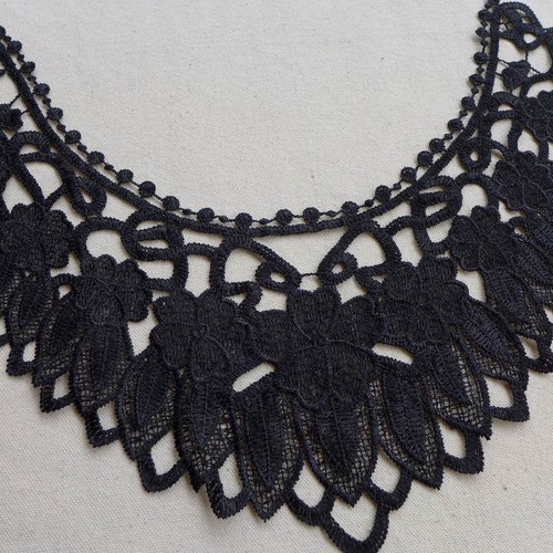 Lace Collar, Black Lace Applique Collar, Hollowed Flower Collar Necklace, Victorian Black Venise Lace Collar 1 pc