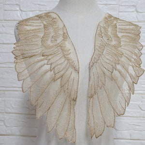 Apliques de alas de plumas doradas, cuello de encaje de organza, par de apliques de cuello bordados para coser