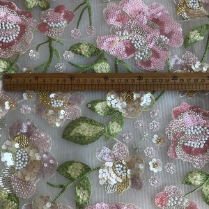 Flerfärgade pärlbroderade blommor med gröna bladtyg för miniklänning, balklänning, pärlbroderad brudklänning, formell klänning bild 12