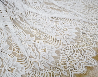 Soft Chantilly Lace Eyelash Trim Scalloped Edge Fabric in Ivory for Mermaid Robes de bal, Robe de mariée et Déguisements