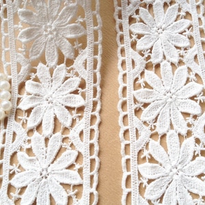 White Venice Lace Trim Retro Daisy Cotton Lace for Costume Design Altered Couture