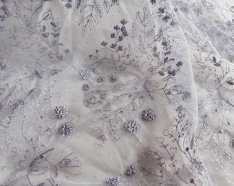 Tissu brodé floral violet clair, tulle blanc cassé avec tissu à paillettes argentées pour robe de cocktail, robes de bal, cape de princesse