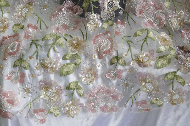 Flerfärgade pärlbroderade blommor med gröna bladtyg för miniklänning, balklänning, pärlbroderad brudklänning, formell klänning bild 4