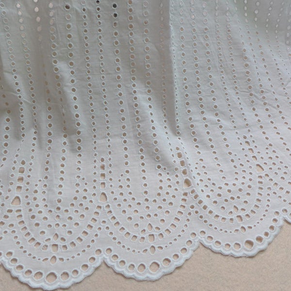 Tissu de bordure à oeillets de style vintage tissu en dentelle de coton festonné blanc cassé pour robe de bébé, chemise, fournitures de décoration intérieure