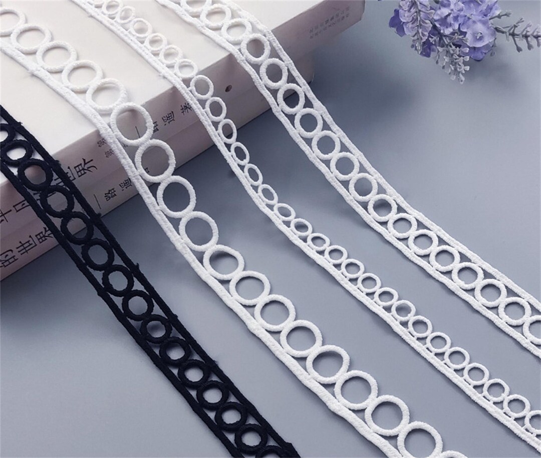 14 Yards Round Loop Lace, off White / Black Venice Trim, Circle ...