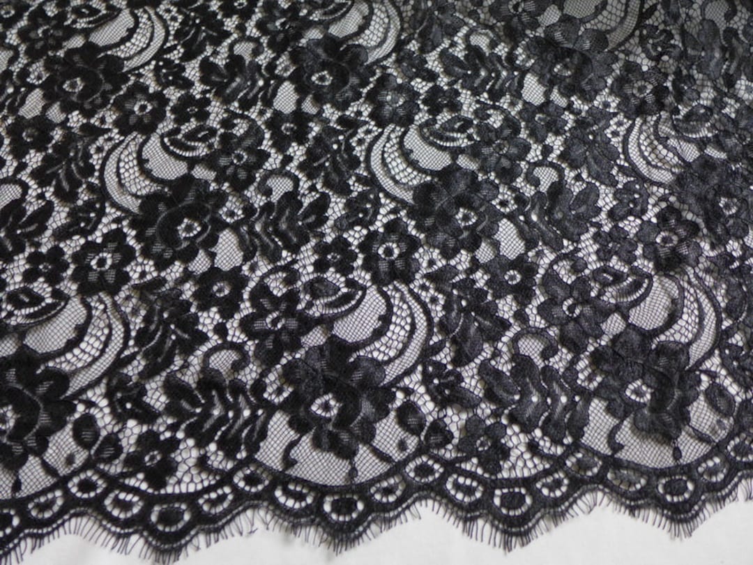 Black Lace Fabric Scalloped Edge, Romantic Floral Fabric, Elegant Wedding  Gown Lace Fabric, Black Lace Dress Fabric -  Canada