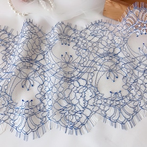 Renda Chantilly de dois tons, acabamento em renda recortada em ambos os lados, acabamento em renda de cílios de 8,3" de largura