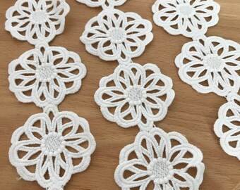 Vintage Off white Lace Trim, Cotton Lace Applique, Circle Flower Lace, 2 Yards