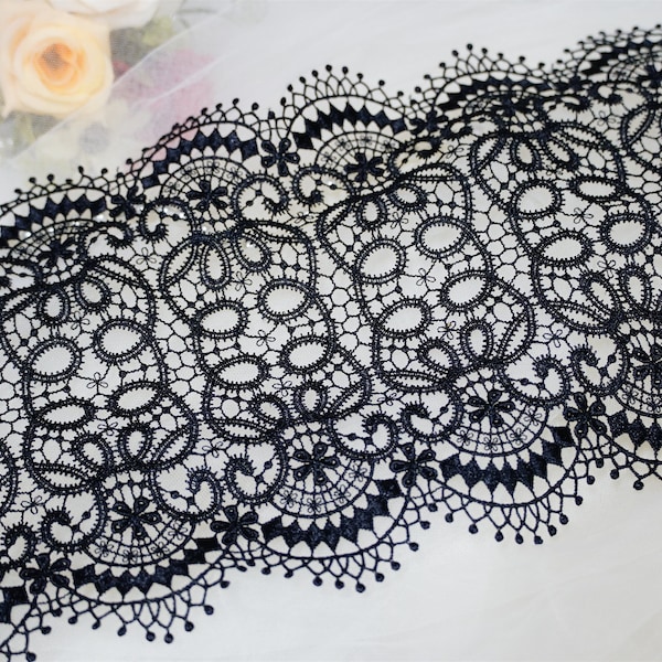 Retro Style Venice Lace Black / Off White Hollow Out Lace Scalloped Trim 7.1" Wide By The Yard
