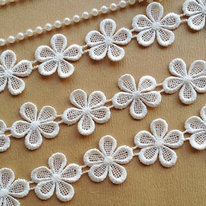 Pretty Venice Flower Lace Trim, Ivory Lace Trim, Bridal Applique Lace, Wedding Flower Applique