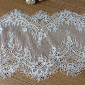 3 Meters Ivory Lace Table Runners - Chantilly Lace Delicate Scalloped Edge - Wedding Banquet Ceremony