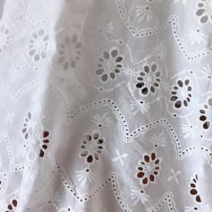 Scalloped Cotton Floral Fabric, off White Eyelet Trim Fabric, Vintage ...