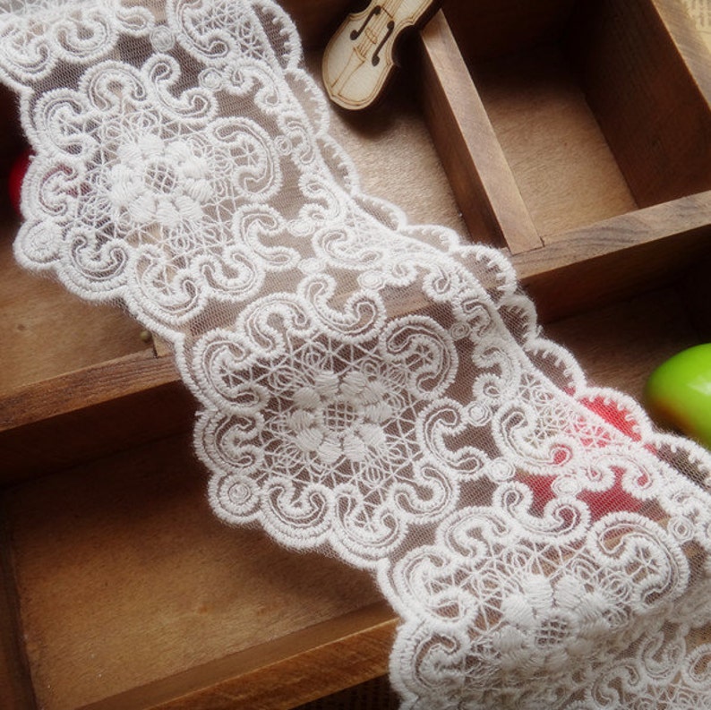 Off White Scalloped Embroidery Lace Trim Bridal Wedding Lace Craft Supplies 1 Yard image 1