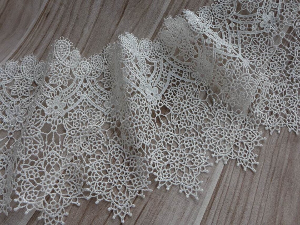 Vintage 2-tone Venise lace