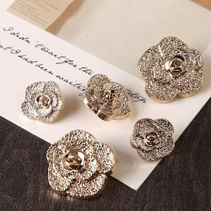 Metallknappar med guldfärgade blommor, stickade koftaknappar, dekorativa trenchcoatknappar, tröjknappar, 15/18/23 mm - 15 st