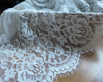 Tissu dentelle festonnée 59,8" de large chantilly blanc pour voiles de mariage, robe de mariée, boléro, couture retouchée