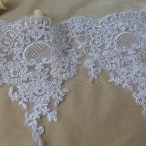 WHITE Floral Lace Bridal Veil Alencon Lace Trim Bridal Wedding Gown Fabric 8.9&quot; Wide one yard
