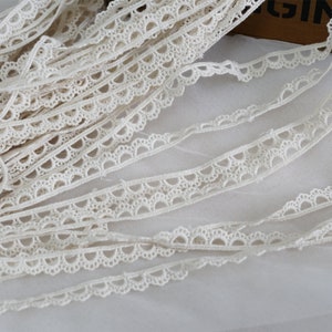 Cotton Trim, Insertion Lace, Vintage-inspired Lace, Scalloped Cotton Lace, 0.39 inches Wide Ribbon Lace 9 Yards