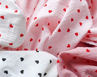 Tissu en coton rouge chic avec motif coeurs d'amour, tissu imprimé crêpe double épaisseur, mousseline de gaze double épaisseur douce par mètre