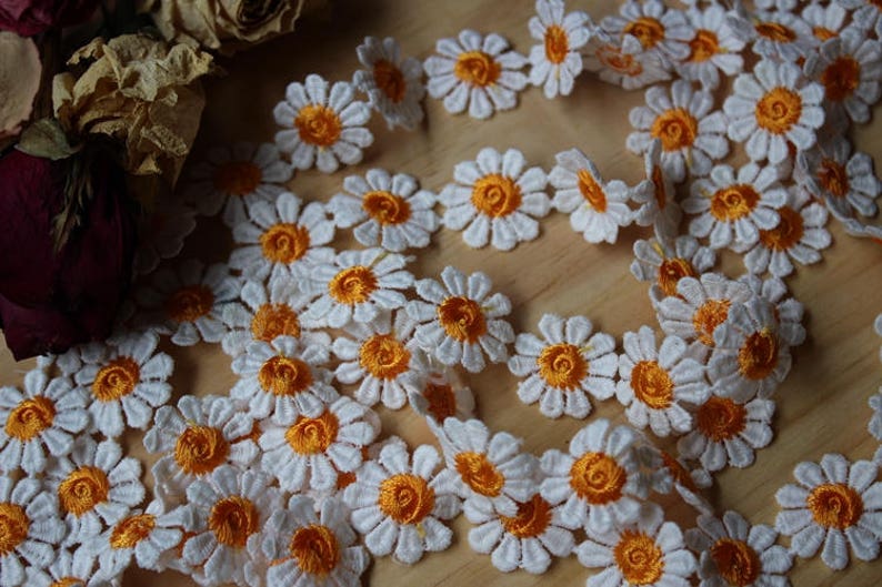 Daisies Trim, Flower Trim Lace, Off white and Orange Flower, Flower Applique Lace, Headband or Scrapbooking Accessories image 2