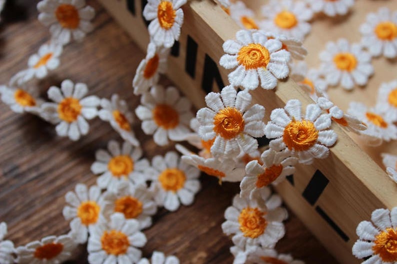 Daisies Trim, Flower Trim Lace, Off white and Orange Flower, Flower Applique Lace, Headband or Scrapbooking Accessories image 1