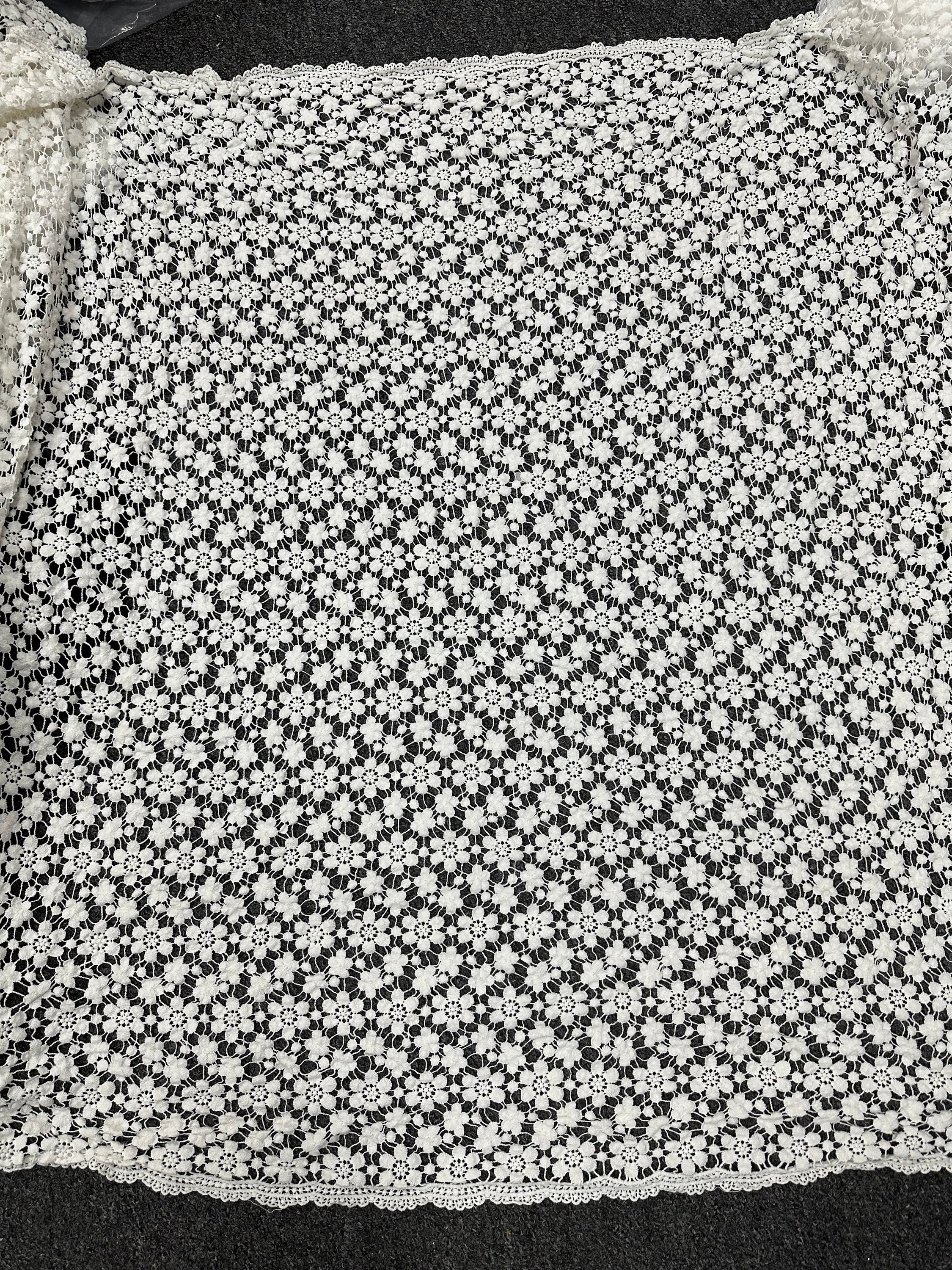 Bargin Deals On Beautful Wholesale offerwhite cotton lace fabric