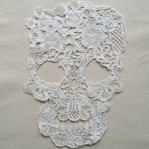 Applique en dentelle blanc cassé, Appliques en dentelle tête de mort, Bordure en dentelle de coton, Applique en dentelle de Venise, Création de costumes