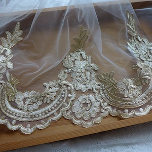Cordão de renda dourada Alencon com acabamento em renda recortada bordada para noivas, véus de casamento, fantasias ou joias