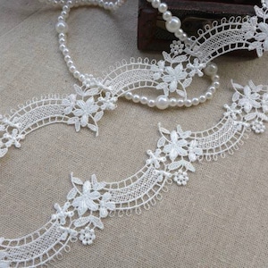 Fine Venice Lace White Floral Scalloped Lace Trim for Wedding inspiration, Mantilla veil, Bouquet, Costumes