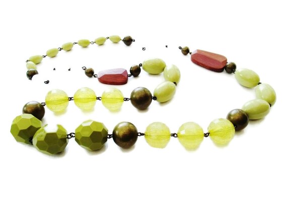 Green Long Necklace Chunky Faceted Lucite & Woode… - image 3