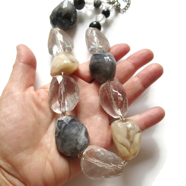 Collier Mi-long Lucite Beige - Vintage