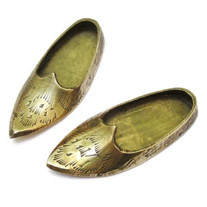Vintage Brass Slippers Ash Tray Oriental Miniature Aladdin Shoes Mid Century Decor