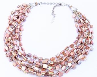 Rosa Perlmuttkette, mauvefarbene Statement-Halskette, Edelsteinkette, mehrsträngig, einzigartige Halskette, Muschelkette