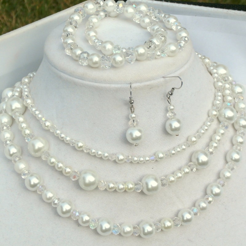 Essential White Pearl Necklace