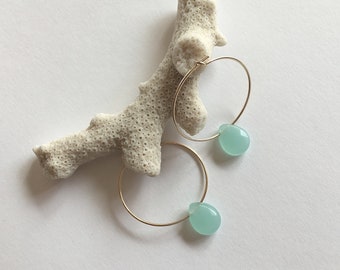 Hoop earrings gold, thin and lightweight, faceted chalcedony stones: model "Ignès"