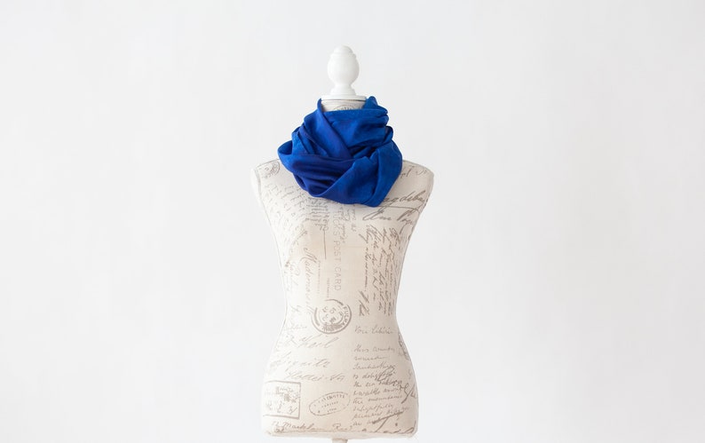 Royal Blue circle scarf, infinity royal blue silk scarf, gift for mom image 4