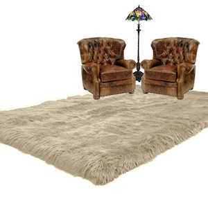 Premium Faux Fur Throw Rug - Shaggy Rectangle - Plush Accent Throw - Sheepskin - Fur Accents Designer Home Decor