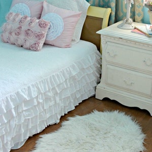 Shaggy Faux Fur Area Throw Rug - Classic - Border Sheep Skin - Faux Sheepskin Area Carpet - Soft Scrunch Shag Pelt - Hide - Designer Decor
