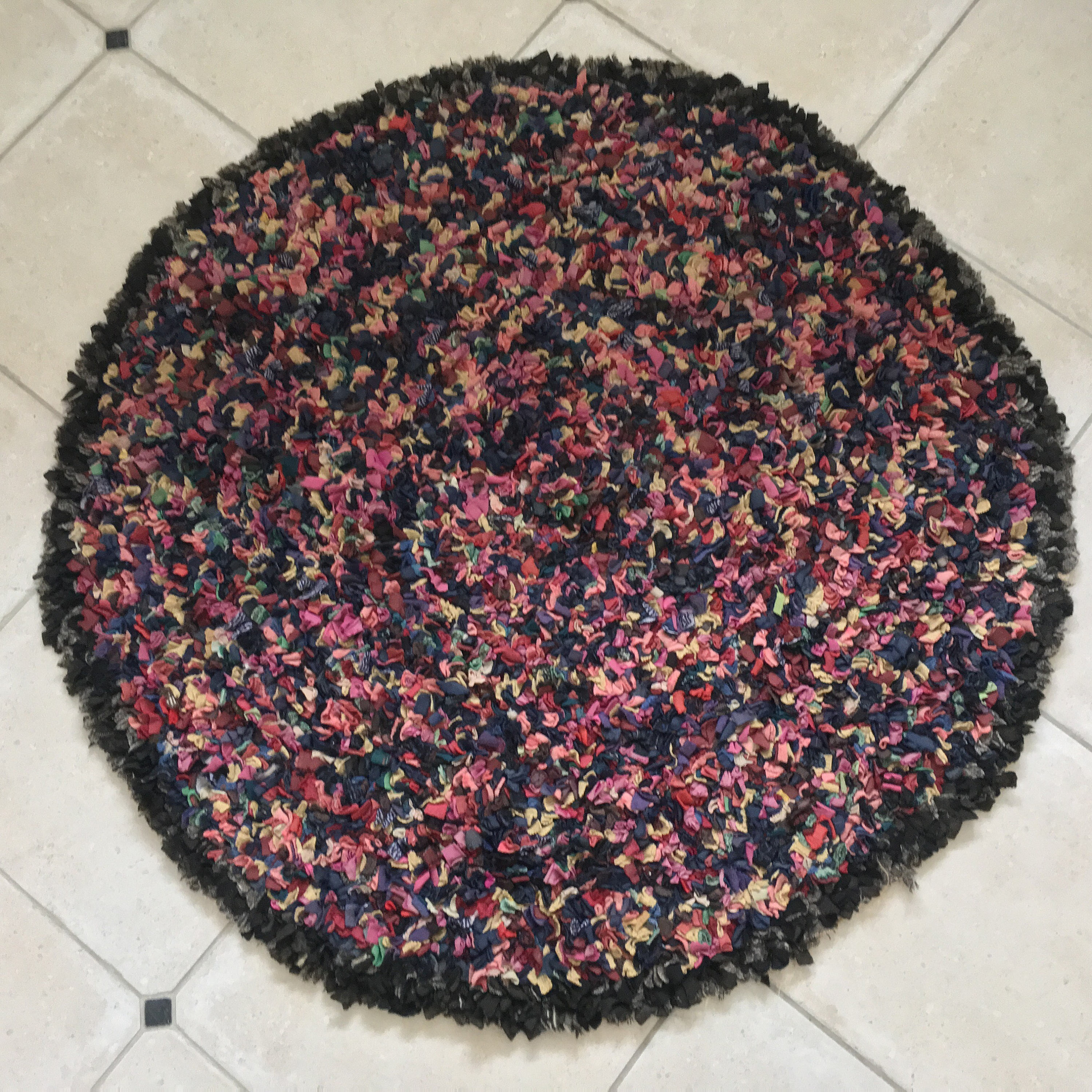 Vintage Clippy Rug Circular