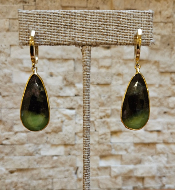 Faceted Chrysoprase Earrings in 18k Yellow Gold Ve