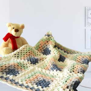 Crochet baby blanket, made to order. Pram baby blanket, baby shower afghan, 100% pure Merino Wool, Grannysquare baby throw