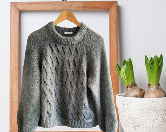 Maglione in alpaca e seta lavorato a mano con motivo ad ajour, maglia raglan a trafori su ordinazione e su misura