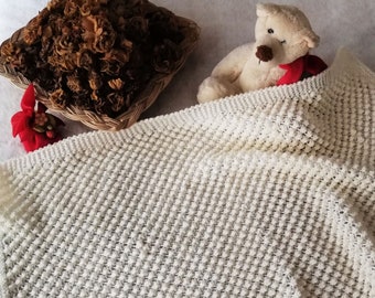 Copertina culla in lana merino, fatta a mano, regalo battesimo artigianale, regalo nascita elegante, coperta baby su ordinazione, a maglia