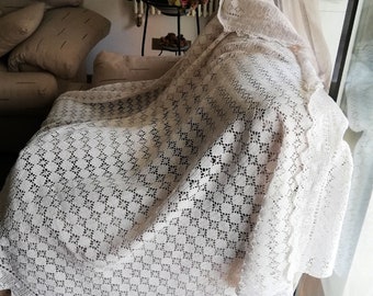 A couple of vintage crochet blanket in cotton; handmade vintage bedspread, precious family heritage from the 70s