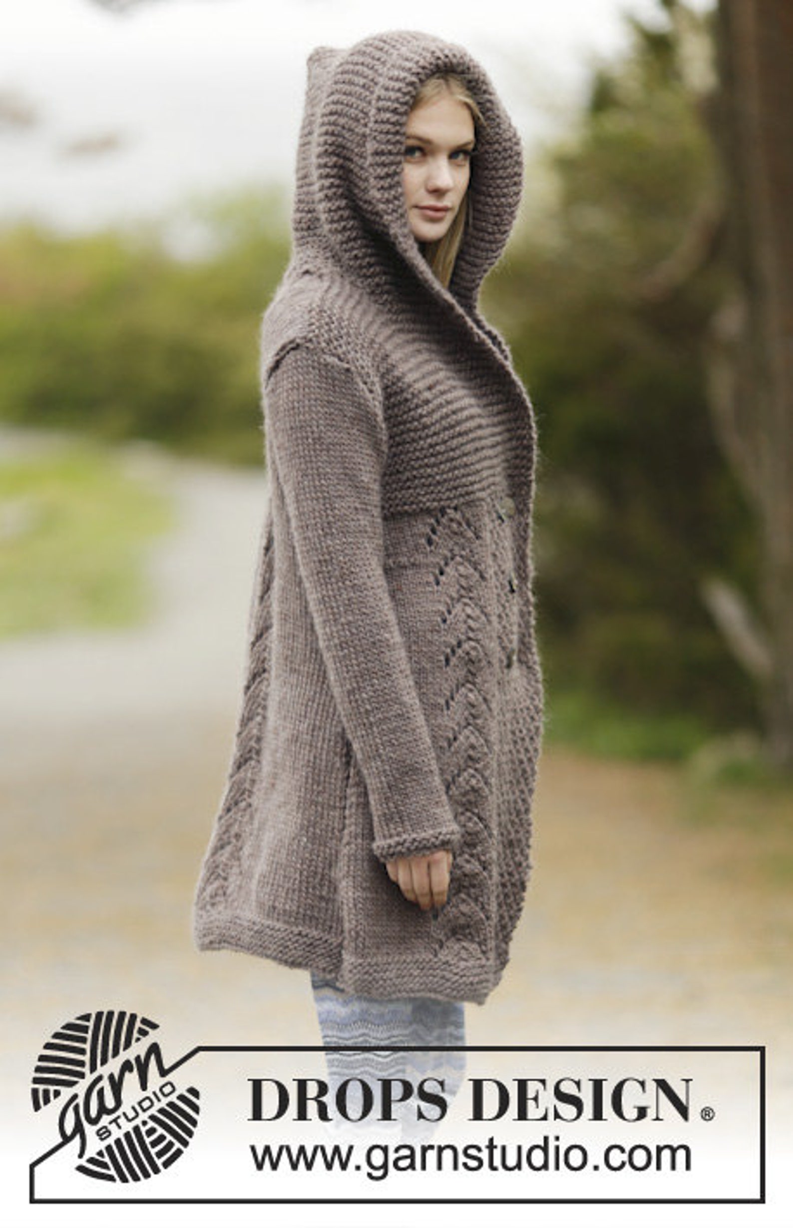 вязаный кардиган с капюшоном женский. пальто с капюшоном спицами. пальто с капюшоном спицами. кардиган с капюшоном женский спицами. вязаное пальто с капюшоном.