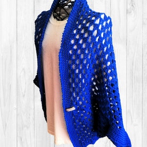 Crochet cocoon cardigan Ready to ship, wool mantle, bolero jacket, luxury cruisewear, 7th anniversary gift, Grannysquare, shoulderwarmer image 6