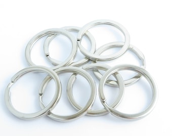 20 mm Nickel flat split rings. O rings. Double loop keyrings. Silver flat keychain attachments. Stainless steel metal keyring blanks